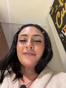Nanda vixen  online show from 16, 5, 2026