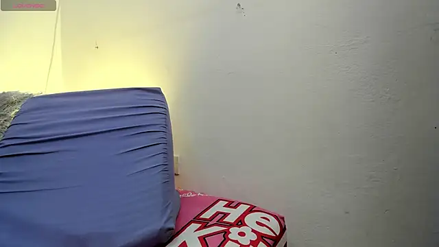 MiaEvans0 online show from 27, 5, 2026