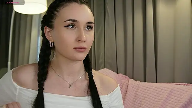 sweety pie girl online show from 3, 3, 2026