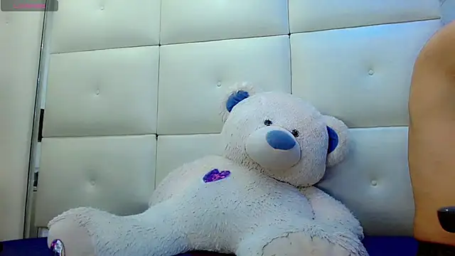 isahotx online show from 19, 2, 2026