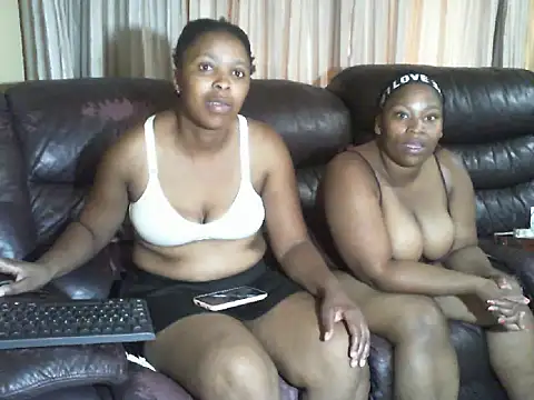 Snapshot of Caramel-Diva chatting on 11, 2, 2026 Caramel-Diva online show from 11, 2, 2026