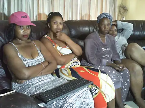 Snapshot of Caramel-Diva chatting on 25, 2, 2026 Caramel-Diva online show from 25, 2, 2026