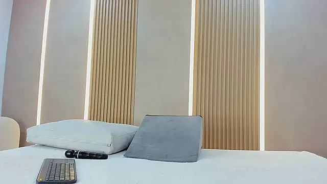 eva lain online show from 6, 4, 2026