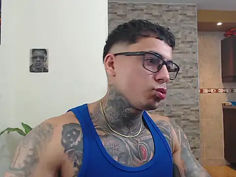 maxstrom111 online show from 11, 2, 2026