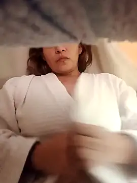 Lindagirlcum online show from 7, 2, 2026