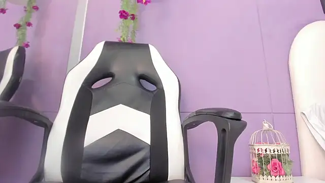 Snapshot of luna_bradley_ chatting on 24, 2, 2026 luna bradley online show from 24, 2, 2026