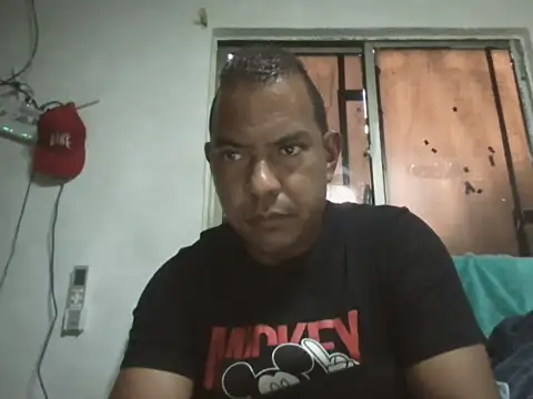 Snapshot of Quillero18 chatting on 4, 6, 2026 Quillero18 online show from 4, 6, 2026