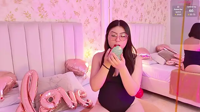 Snapshot of Mia_Reize chatting on 9, 2, 2026 Mia Reize online show from 9, 2, 2026