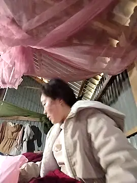 Snapshot of Yiyoongg chatting on 9, 2, 2026 Yiyoongg online show from 9, 2, 2026