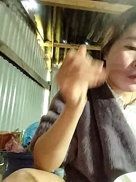 Snapshot of Yiyoongg chatting on 25, 2, 2026 Yiyoongg online show from 25, 2, 2026