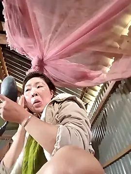 Snapshot of Yiyoongg chatting on 27, 2, 2026 Yiyoongg online show from 27, 2, 2026