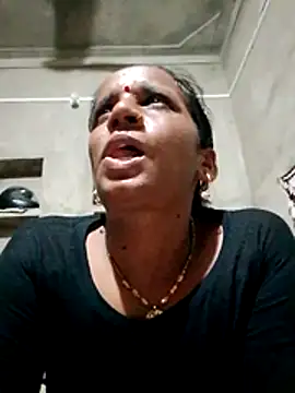 Snapshot of Anitarakkoli chatting on 4, 7, 2026 Anitarakkoli online show from 4, 7, 2026