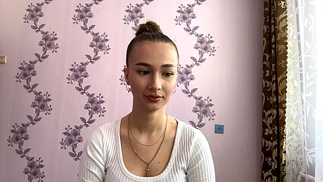 LacieHelaire online show from 27, 2, 2026