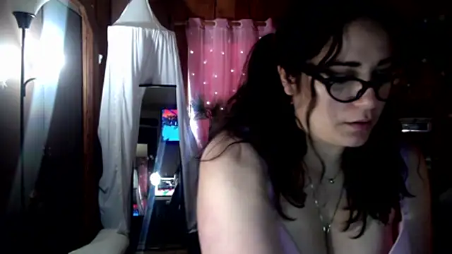 VelvetBrunetteXo online show from 20, 2, 2026