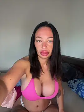 Snapshot of SaraHotDiamond_xoxo chatting on 11, 5, 2026 SaraHotDiamond xoxo online show from 11, 5, 2026