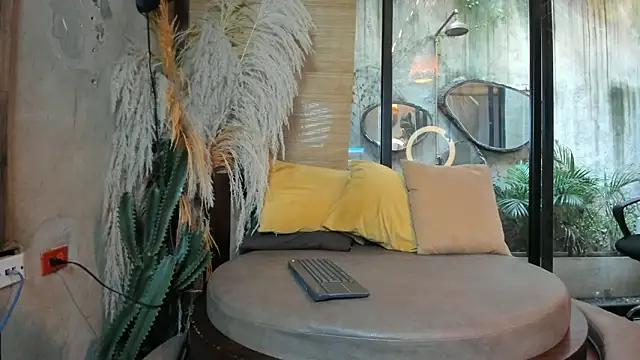 sophieBlair  online show from 26, 2, 2026