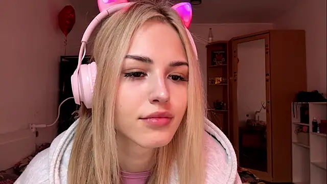 Snapshot of Evva_mayy chatting on 2, 3, 2026 Evva mayy online show from 2, 3, 2026