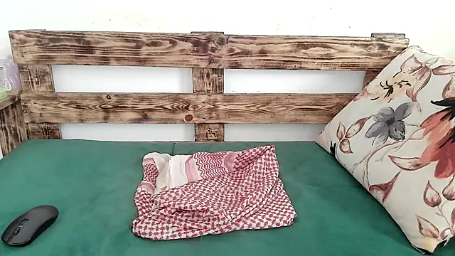 Snapshot of elfaty chatting on 8, 4, 2026 elfaty online show from 8, 4, 2026