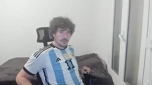 Snapshot of joaquin420_hot chatting on 20, 2, 2026 joaquin420 hot online show from 20, 2, 2026