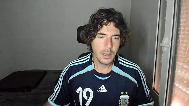 Snapshot of joaquin420_hot chatting on 2, 5, 2026 joaquin420 hot online show from 2, 5, 2026
