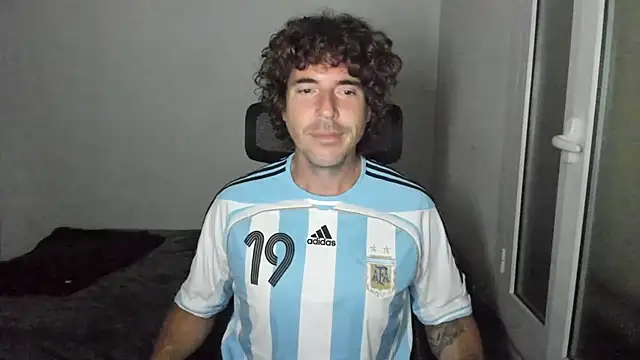 Snapshot of joaquin420_hot chatting on 5, 5, 2026 joaquin420 hot online show from 5, 5, 2026