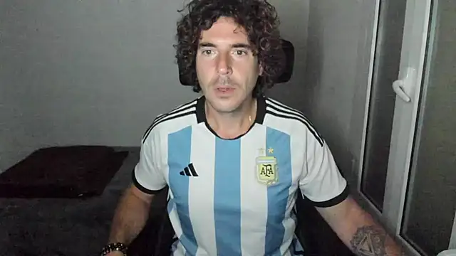 Snapshot of joaquin420_hot chatting on 14, 5, 2026 joaquin420 hot online show from 14, 5, 2026