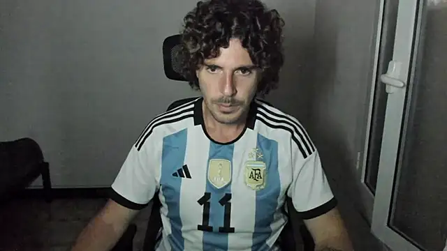 Snapshot of joaquin420_hot chatting on 18, 5, 2026 joaquin420 hot online show from 18, 5, 2026