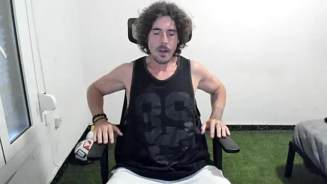 Snapshot of joaquin420_hot chatting on 22, 5, 2026 joaquin420 hot online show from 22, 5, 2026