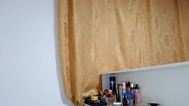 Snapshot of EsterSantopietro chatting on 25, 2, 2026 EsterSantopietro online show from 25, 2, 2026