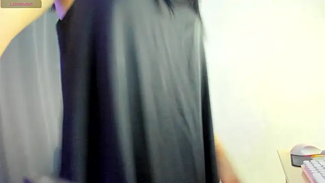 Snapshot of little__isabel chatting on 12, 7, 2026 little isabel online show from 12, 7, 2026