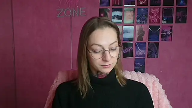 Snapshot of Esmi_Winter chatting on 18, 2, 2026 Esmi Winter online show from 18, 2, 2026