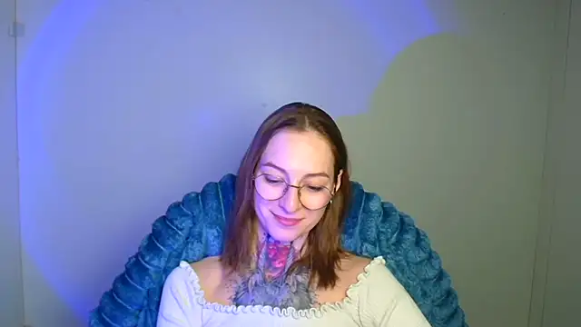 Snapshot of Esmi_Winter chatting on 24, 2, 2026 Esmi Winter online show from 24, 2, 2026