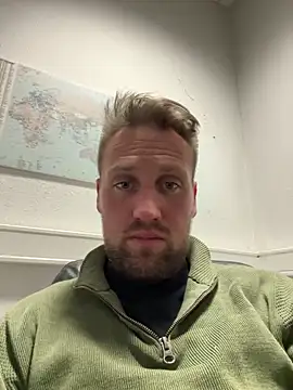 Snapshot of lovefuess chatting on 9, 2, 2026 lovefuess online show from 9, 2, 2026