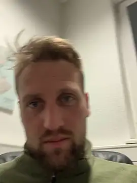 Snapshot of lovefuess chatting on 11, 2, 2026 lovefuess online show from 11, 2, 2026