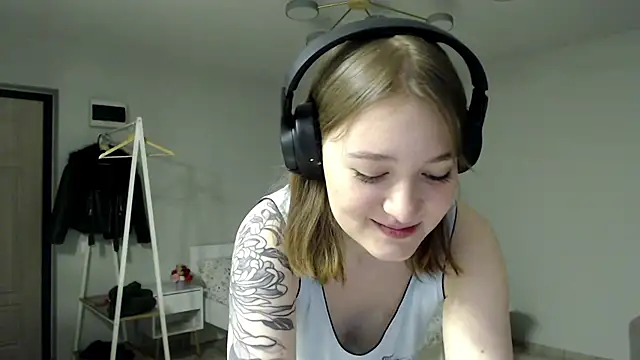 Snapshot of Mirrrra1 chatting on 16, 2, 2026 Mirrrra1 online show from 16, 2, 2026