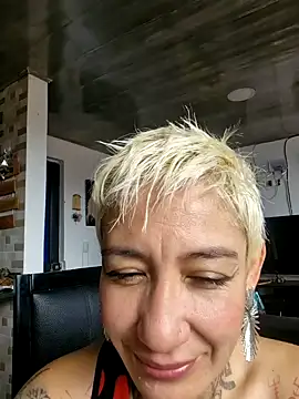 Snapshot of Everlyn_sexx chatting on 19, 7, 2026 Everlyn sexx online show from 19, 7, 2026