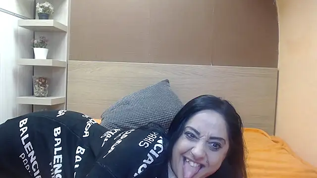 PinkyTwerkyX online show from 9, 2, 2025