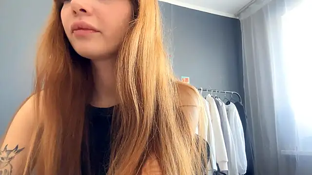 Snapshot of TaliaOgwynn chatting on 12, 2, 2026 TaliaOgwynn online show from 12, 2, 2026