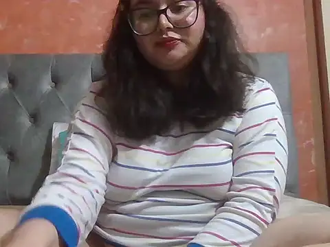 Snapshot of DearestKittyKat chatting on 16, 2, 2026 DearestKittyKat online show from 16, 2, 2026