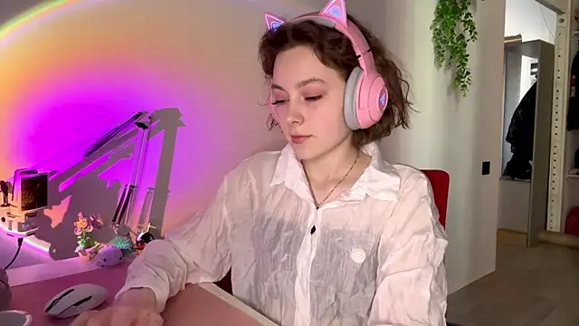 Snapshot of SlunkRear chatting on 10, 2, 2026 SlunkRear online show from 10, 2, 2026