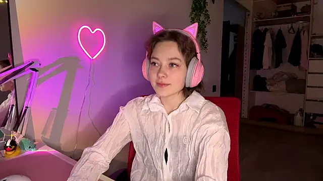 Snapshot of SlunkRear chatting on 15, 2, 2026 SlunkRear online show from 15, 2, 2026