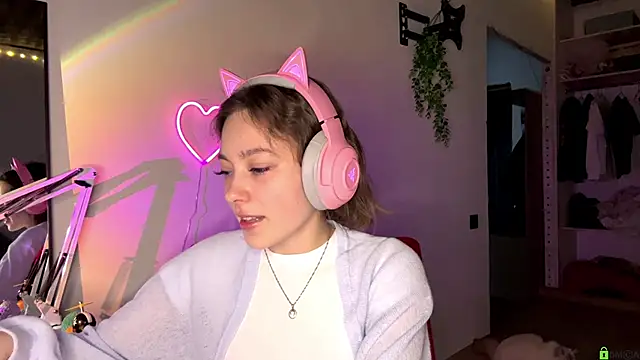 Snapshot of SlunkRear chatting on 16, 2, 2026 SlunkRear online show from 16, 2, 2026