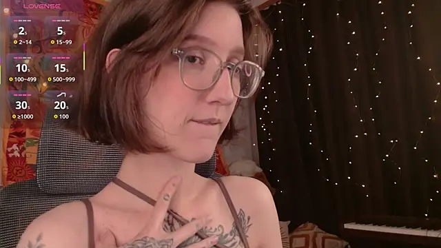 Snapshot of lolami_ chatting on 15, 7, 2026 lolami online show from 15, 7, 2026