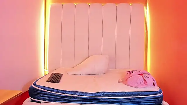 Snapshot of NaughtyVibes_OS chatting on 10, 2, 2026 NaughtyVibes OS online show from 10, 2, 2026