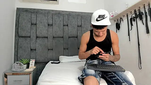NaughtyVibes OS online show from 29, 5, 2026