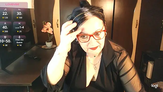 Snapshot of exiMIlf chatting on 12, 5, 2026 exiMIlf online show from 12, 5, 2026