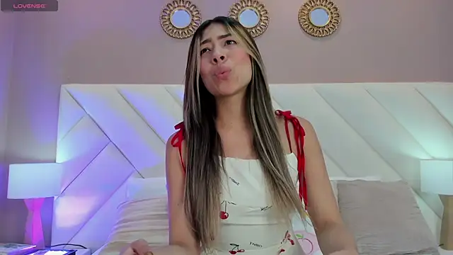 Snapshot of ValeryGomezz chatting on 8, 5, 2026 ValeryGomezz online show from 8, 5, 2026