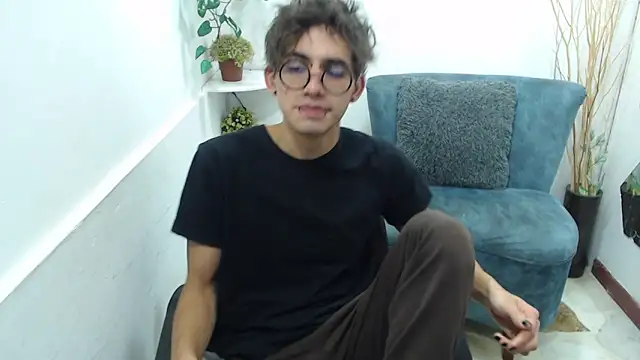 Snapshot of AaronBeer_ chatting on 27, 2, 2026 AaronBeer online show from 27, 2, 2026