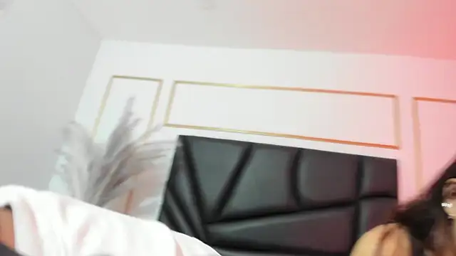 Snapshot of Gaia_n_Nix chatting on 19, 4, 2026 Gaia n Nix online show from 19, 4, 2026