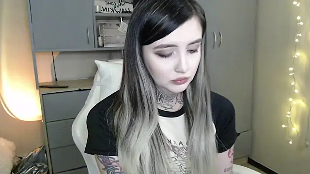 Rin Tozier online show from 22, 2, 2026